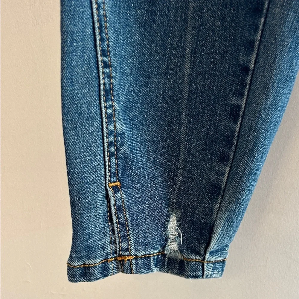 Kan Can Distressed Button fly skinny jeans Size 27 EUC - Picture 3 of 9
